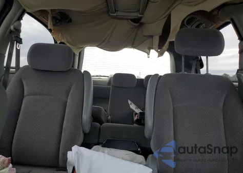 2006 Chrysler Town & Country Touring из США, поврежденный, VIN 2A4GP54L86R836160